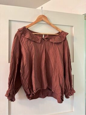 Rylee + Cru Rosewood Gauze Peasant Top with Ruffle Collar